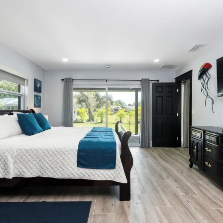 Inspiration House-One Acre Pool Home in the Heart of Pinellas!