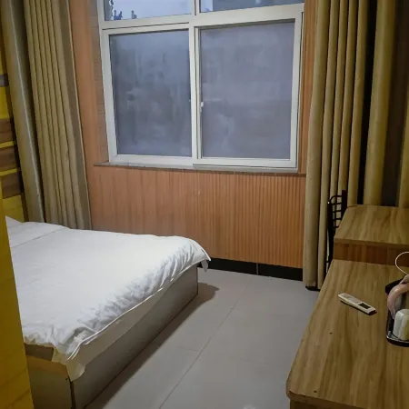 Ziyunge Hotel Отели в г. Вэйхуэй