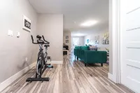 YHZ Cheerful Private Unit 10 min to Airport Hotels in 