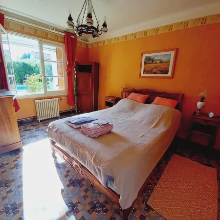 Beautiful house with large spring-water pool at the gateway to the Cévennes Отели в г. Алес