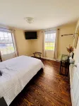 Suite Retreat - 3 Bed Traveler's Cottage w/ Office - 3-Star