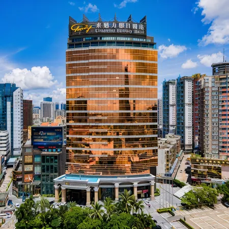 Zhuhai Charming Holiday Hotel (Gongbei Port High Speed Rail Station Store) Отели рядом с достопримечательностью «Пограничный переход Gongbei»