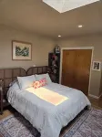 Peaceful retreat in the woods close to town - balcony