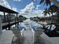 Gulf Access Canal & Dock 1.2 Miles 2 Beach Just Redone Close 2 Barefoot Beach!!! - Apartments