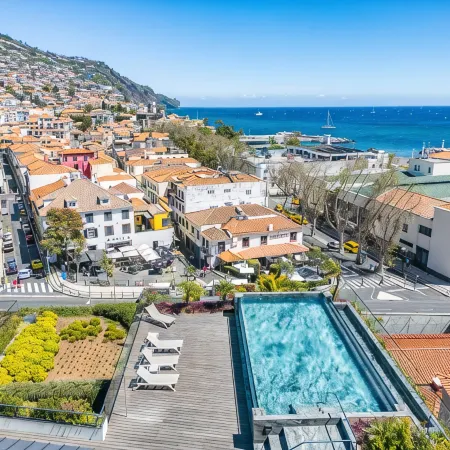 Rooftop Jacuzzi Penthouse at Savoy Insular