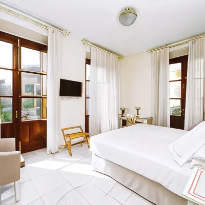 Basic Hotel Doña Manuela Отели рядом с достопримечательностью «Нервион»