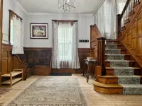 Spacious Historical Home by Parks, Shops, 4Bd 2ba Save Weekly & Monthly.