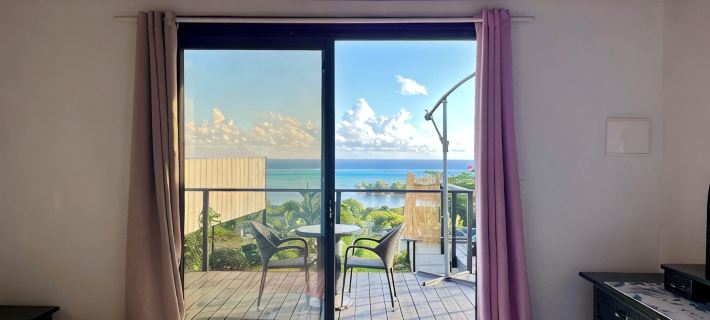 Bungalow with magnificent lagoon and mountain views, in a natural setting Hotels in Moorea