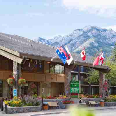 Banff Park Lodge Hotel Exterior