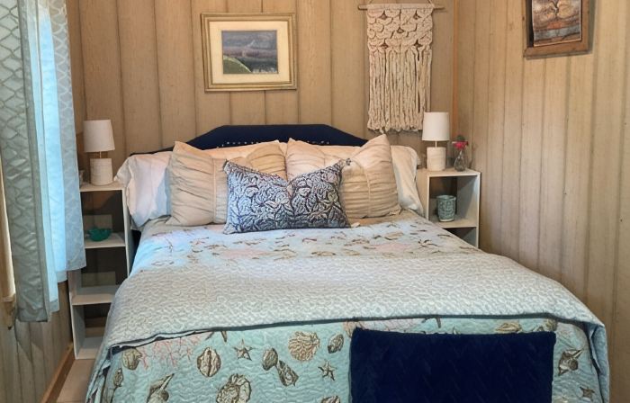 Enjoyable 1-bedroom rustic cottage in Southport.