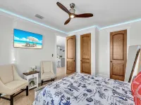 Elev • 5Br/8BA • Game Room • 75’ Deep Canal Dock • Ice Maker • Kayaks • Bikes - Wifi
