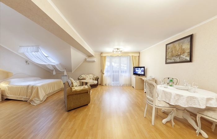 Bonzhur Hotel