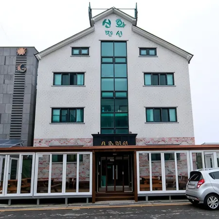 Daecheon Sinhwa Pension