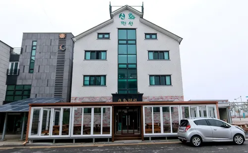 Daecheon Sinhwa Pension