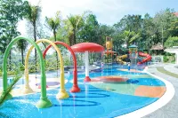 Mason Pine Hotel Bandung - Семейные