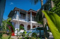 Lakeside Villa - Guest houses