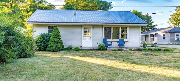Lakeside Retreat Hotels in Huron County