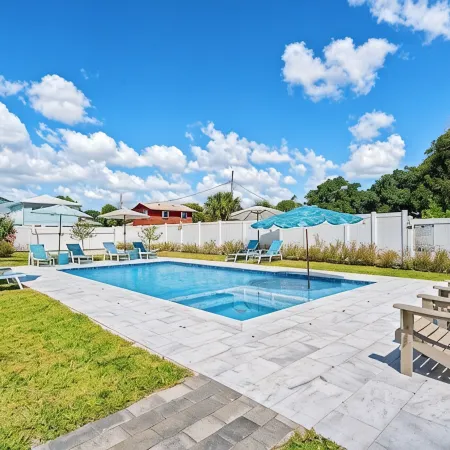 The Delray Cottages Retreat ~Heated Pool Oasis