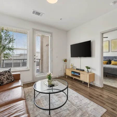 Chic 1-BR Haven w/King Bed, Sofa bed, Pool, Gym in Prime Frisco