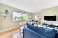 Beautiful apartment in Claygate Village