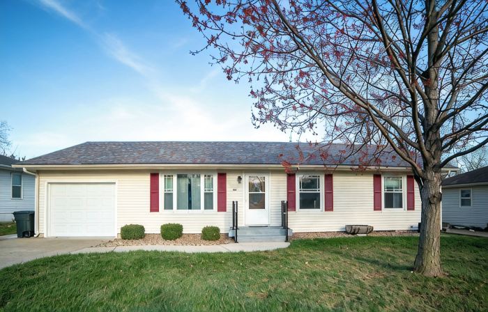 New, Relaxing, 3 mins to Missouri Valley College!