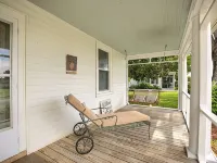 East River Views - Renovated 1905 House- 3 Bedrooms, 3.5 Baths Hotels in Mathews County