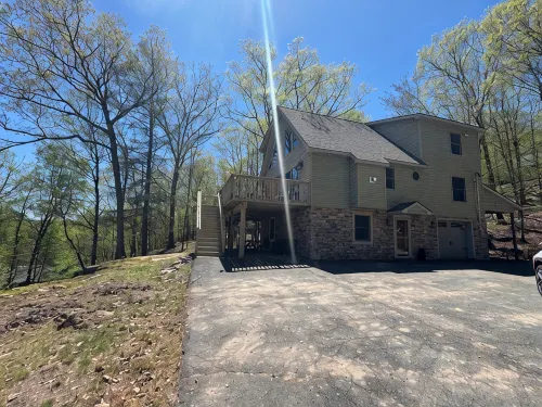 Welcome to On the Rocks a charming retreat located near Lake Wallenpaupack