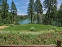 Lakeview Country Cabin ~ Studio w/ 2 Queen Beds