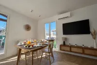 Charming Apartment with Terrace, Village on Foot - واي فاي