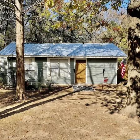 Cozy & Comfortable - close to Lake Texoma ( plus 40 amp RV HookUp)