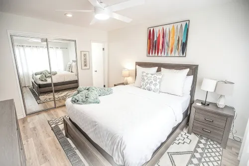 Charming 1-bedroom beach house in downtown Manhattan Beach steps from the sand - Bãi biển
