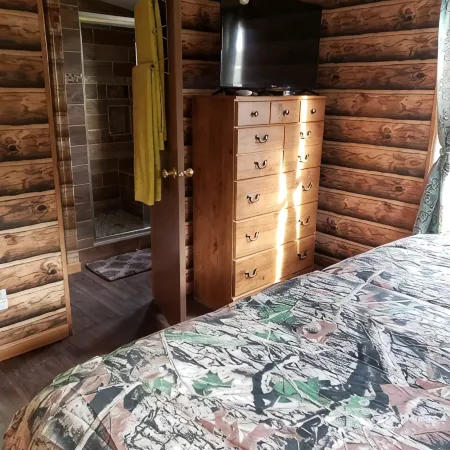 MARGARITAVILLE BY THE SUWANNEE RIVER & ROYAL SPRINGS PET FRIENDLY