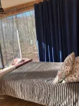 現代玻璃靜居福特谷木屋，配有WiFi、空調和電動汽車充電樁 - 小木屋