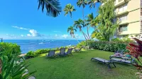 Spacious 2 Bedroom Oceanfront Condo with Full Kitchen Wrap around' Lanai Hotels in Diamond Head