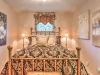 Large & Private Guest House Apt w/ Patio + Views! Hotele w: Boyle County