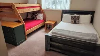The Marmot's Den - Large Family-Friendly Ski Retreat in Sun Peaks - Balkoner