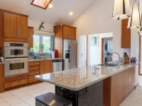 Rum& Little Barron Villa: Your North Side Haven-Beach, Ocean, Garden Views! Hotel a North Side