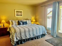Spacious 3 Bed, 3 Bath Condo on Golf Course with Hot Tub, Sauna & Indoor Pool! - Gym