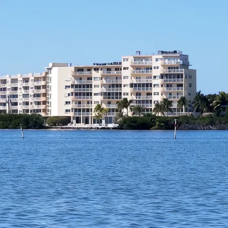 Spectacular Oceanfront Views , Free Wifi, HD Smart TV'S, Summer Special Rates