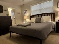 5-Star Home with Long Range View, Paved to the Door Accomodates 5 Large Vehicles - balcony