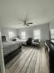 Cozy cottage 3 blocks to beach