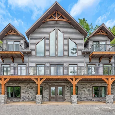 Stunning Bugle Hollow Lodge