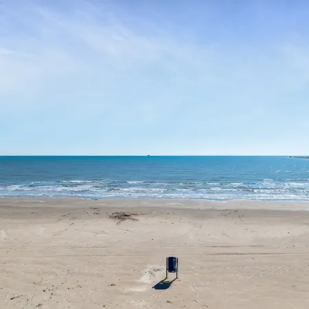 Sea La Vie - Beachfront - Pedestrian Beach