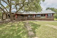 Whitetail Oaks - Rustic Charm Meets Fun! Private Pool & Pickleball on 34 Acres - 4-Star