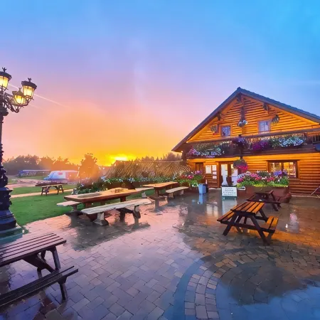 Beautiful 3 bedroom lodge with hot tub in stunning Northumberland