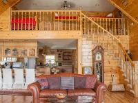 Large Cabin in the Kiamichi Wilderness Hotels in Pushmataha County