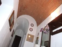 Apartment at only 4 min walk from the leaning Tower, with car parking