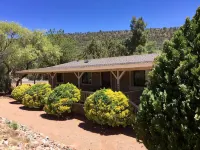 Casa Retreat~ In the heart of Sedona, close to food, hikes and fun! - 2-Star