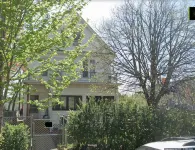 Clean 1st floor 4 bedroom Near Downtown [1-4]