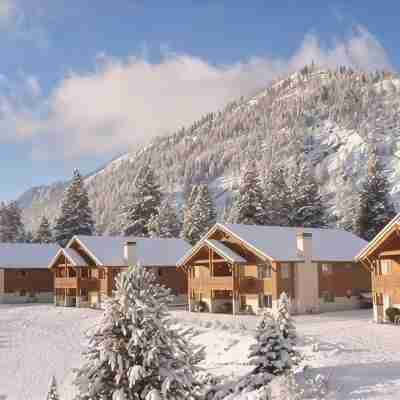 Golf Course View Condo • Quick Walk to Downtown Leavenworth & Resort Pools! Hotel Exterior